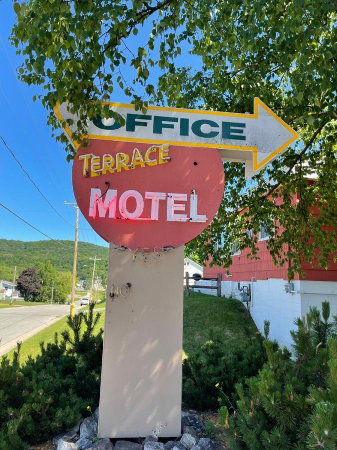 The Terrace Motel Munising Exterior photo